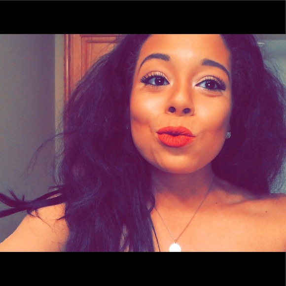 Meet your Posher, Brianna - Picture 1 of 1